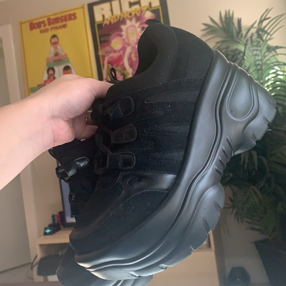 Super cute black platform shoes